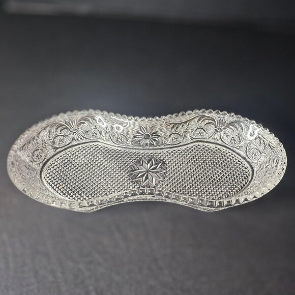 Vintage Duncan & Miller Sandwich Pattern Pressed Glass Peanut Shaped Celery Tray - Picture 4 of 12